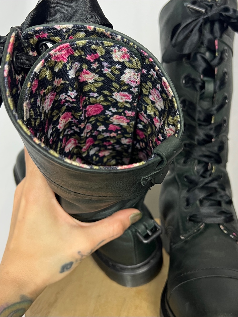 RARE Dr. Martens Triumph 1914 Dark Green Floral Fold Over Boots - Picture 7 of 9